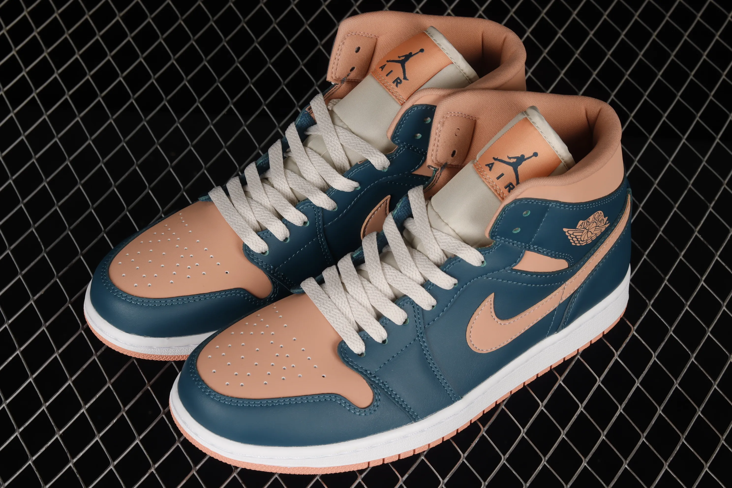 All categories Air Jordan Jordan series basketball shoes Air Jordan 1 Mid G version pure original Air Jordan AJ1 Mid "Blue Mint" AJ1 Joe 1 blue orange mid-top basketball shoes BQ6472-308